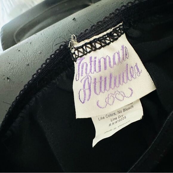 Intimate Attitudes Black Floral Nightgown Size 2X - Picture 4 of 5